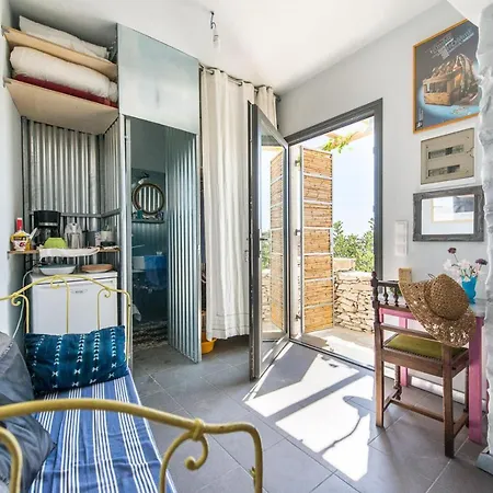 Loukoum Syros Cyclades 4* Rozia